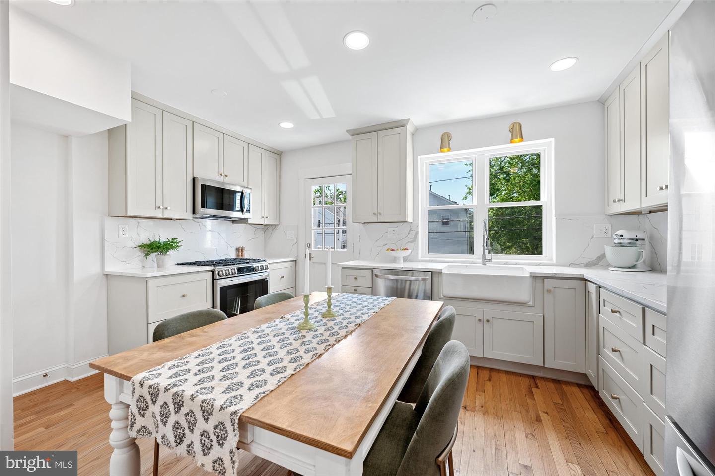 167 WESMOND DR, ALEXANDRIA, Virginia 22305, 3 Bedrooms Bedrooms, ,2 BathroomsBathrooms,Residential,For sale,167 WESMOND DR,VAAX2045572 MLS # VAAX2045572