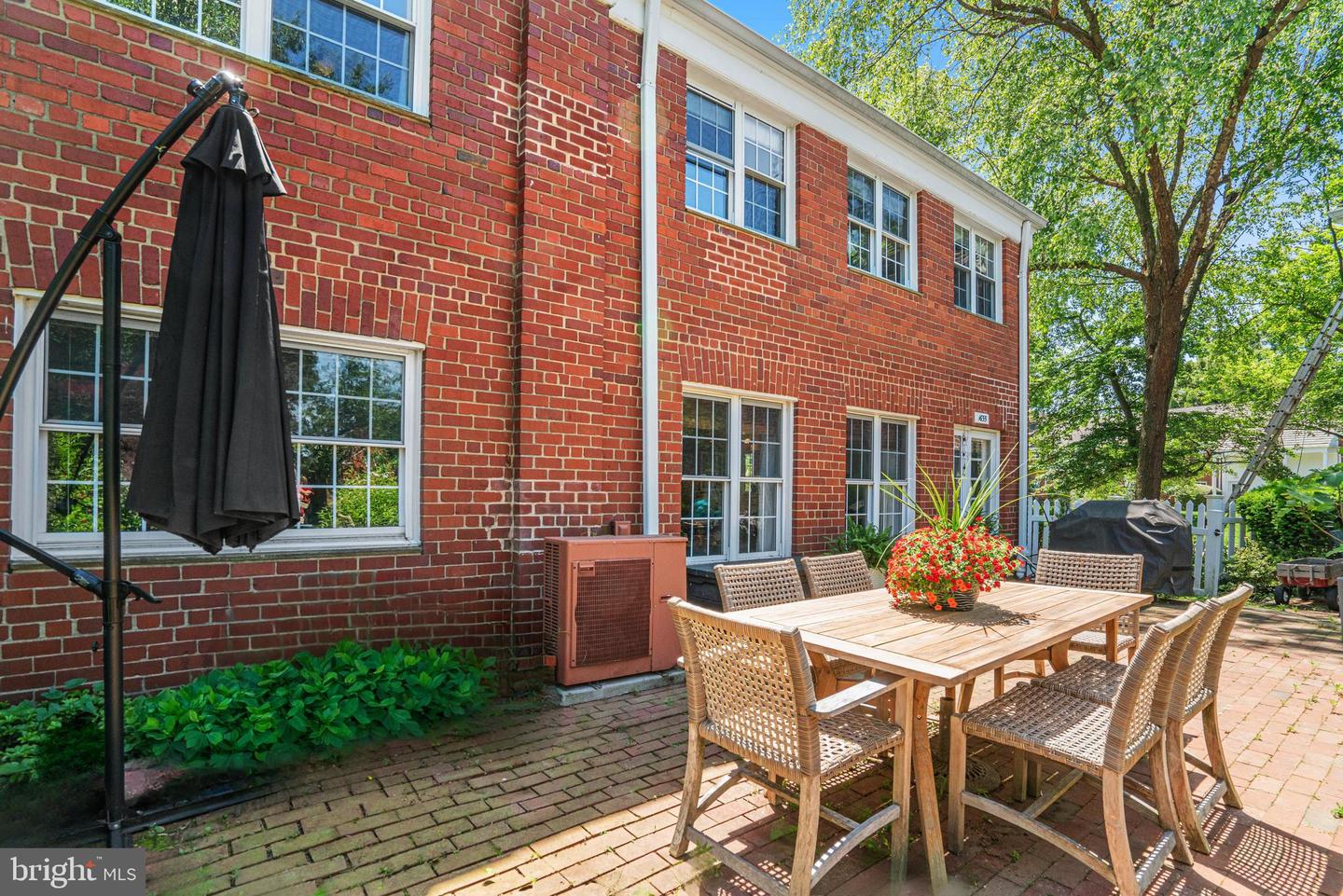 1653 MOUNT EAGLE PL, ALEXANDRIA, Virginia 22302, 3 Bedrooms Bedrooms, ,2 BathroomsBathrooms,Residential,For sale,1653 MOUNT EAGLE PL,VAAX2045574 MLS # VAAX2045574