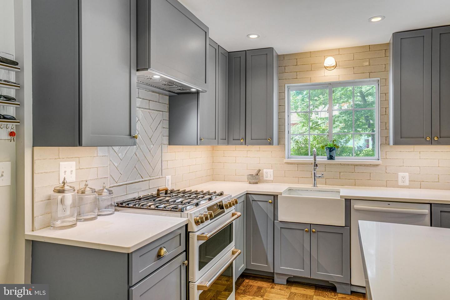 1653 MOUNT EAGLE PL, ALEXANDRIA, Virginia 22302, 3 Bedrooms Bedrooms, ,2 BathroomsBathrooms,Residential,For sale,1653 MOUNT EAGLE PL,VAAX2045574 MLS # VAAX2045574