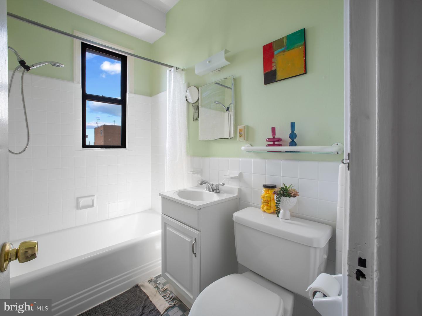2515 K ST NW #807, WASHINGTON, District Of Columbia 20037, 1 Bedroom Bedrooms, ,1 BathroomBathrooms,Residential,For sale,2515 K ST NW #807,DCDC2201806 MLS # DCDC2201806