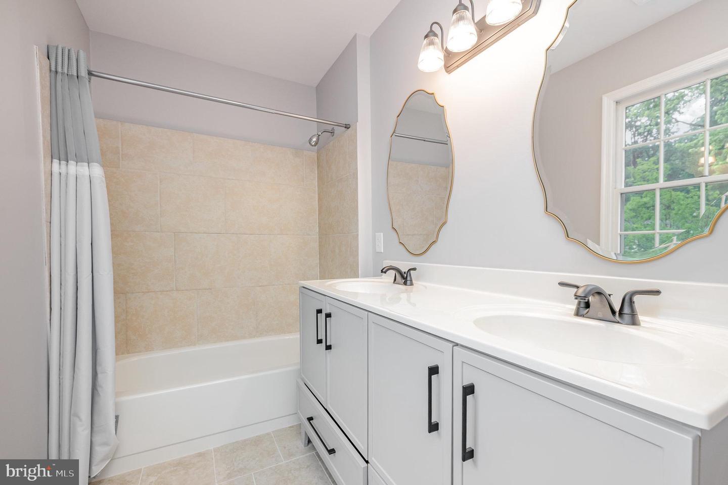 15407 SILVAN GLEN DR, DUMFRIES, Virginia 22025, 4 Bedrooms Bedrooms, ,3 BathroomsBathrooms,Residential,For sale,15407 SILVAN GLEN DR,VAPW2095246 MLS # VAPW2095246