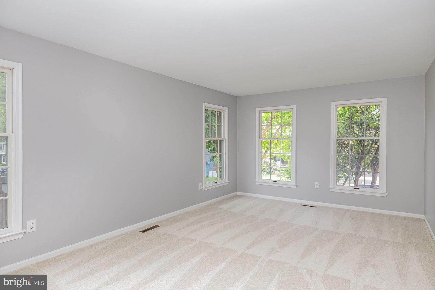 15407 SILVAN GLEN DR, DUMFRIES, Virginia 22025, 4 Bedrooms Bedrooms, ,3 BathroomsBathrooms,Residential,For sale,15407 SILVAN GLEN DR,VAPW2095246 MLS # VAPW2095246