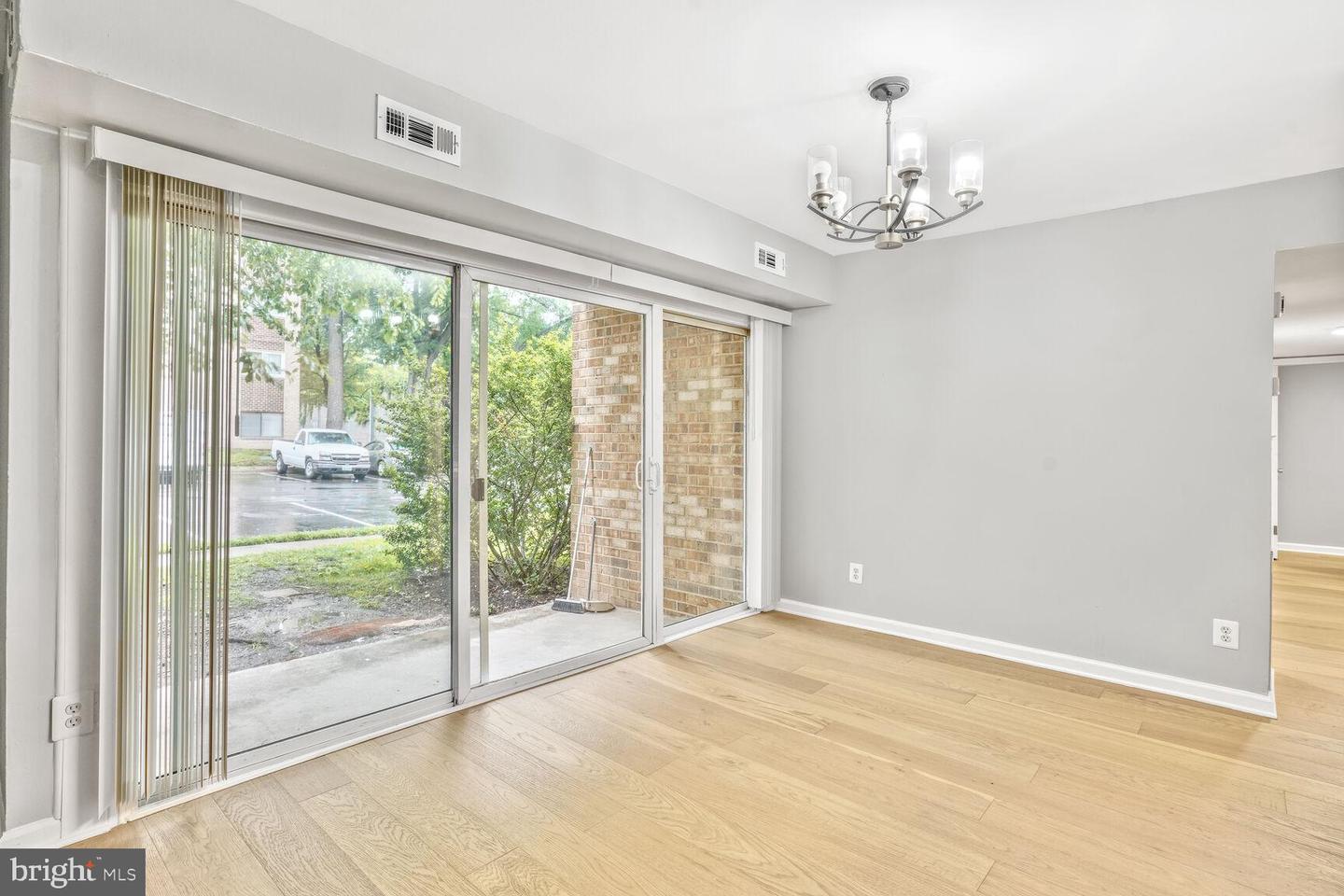 8001 CHANUTE PL #16/5, FALLS CHURCH, Virginia 22042, 3 Bedrooms Bedrooms, ,2 BathroomsBathrooms,Residential,For sale,8001 CHANUTE PL #16/5,VAFX2242386 MLS # VAFX2242386