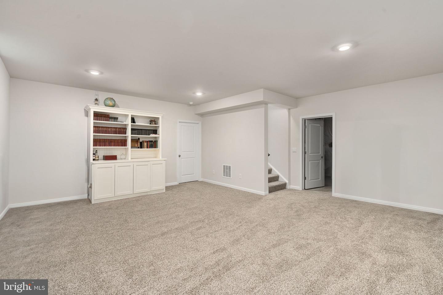 610 LONG MEADOW DR, FREDERICKSBURG, Virginia 22406, 4 Bedrooms Bedrooms, ,3 BathroomsBathrooms,Residential,For sale,610 LONG MEADOW DR,VAST2039090 MLS # VAST2039090