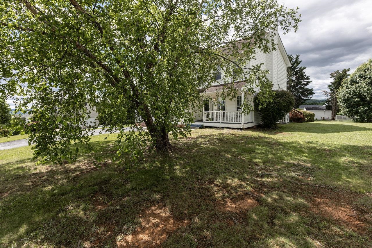 96 HARROGATE DR, FISHERSVILLE, Virginia 22939, 3 Bedrooms Bedrooms, ,2 BathroomsBathrooms,Residential,96 HARROGATE DR,664926 MLS # 664926