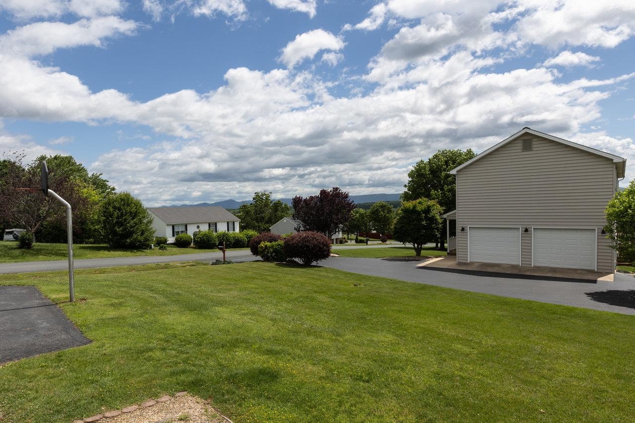 96 HARROGATE DR, FISHERSVILLE, Virginia 22939, 3 Bedrooms Bedrooms, ,2 BathroomsBathrooms,Residential,96 HARROGATE DR,664926 MLS # 664926