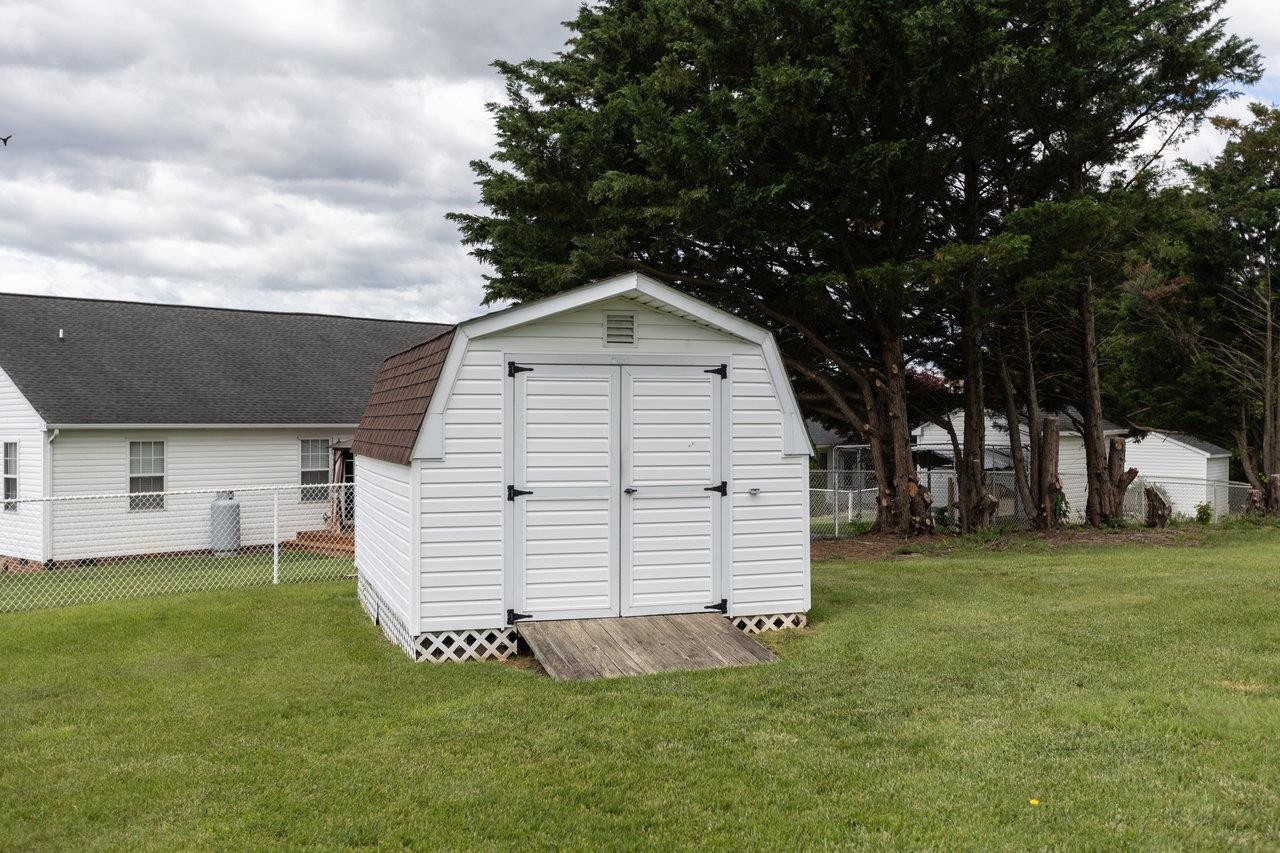 96 HARROGATE DR, FISHERSVILLE, Virginia 22939, 3 Bedrooms Bedrooms, ,2 BathroomsBathrooms,Residential,96 HARROGATE DR,664926 MLS # 664926