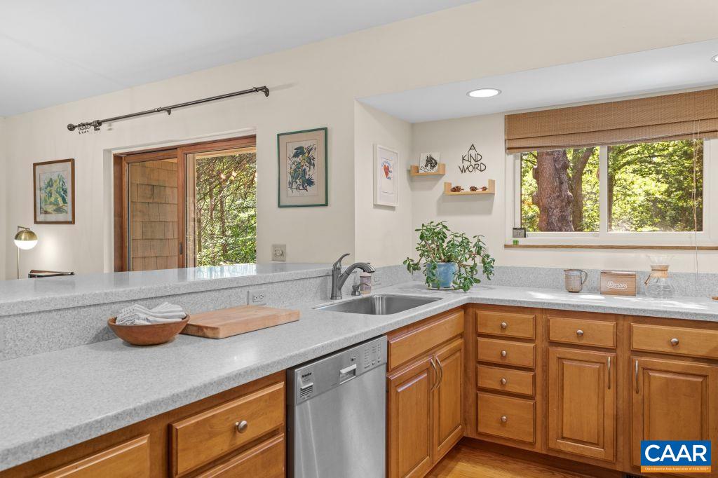 213 TURKEY RIDGE RD, CHARLOTTESVILLE, Virginia 22903, 3 Bedrooms Bedrooms, ,2 BathroomsBathrooms,Residential,213 TURKEY RIDGE RD,664931 MLS # 664931