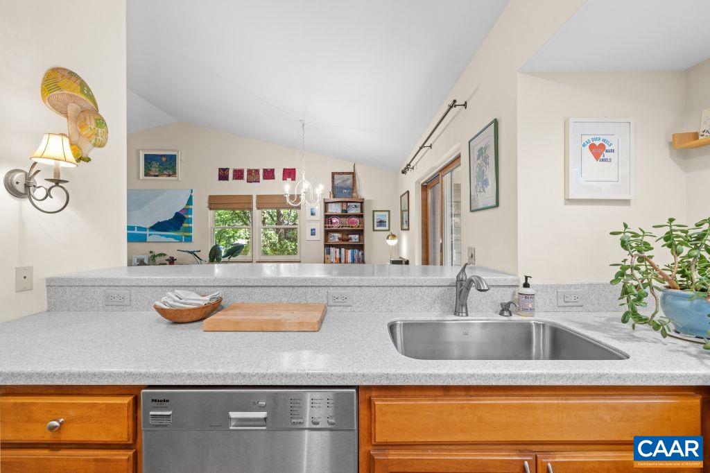 213 TURKEY RIDGE RD, CHARLOTTESVILLE, Virginia 22903, 3 Bedrooms Bedrooms, ,2 BathroomsBathrooms,Residential,213 TURKEY RIDGE RD,664931 MLS # 664931