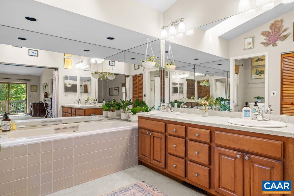 213 TURKEY RIDGE RD, CHARLOTTESVILLE, Virginia 22903, 3 Bedrooms Bedrooms, ,2 BathroomsBathrooms,Residential,213 TURKEY RIDGE RD,664931 MLS # 664931