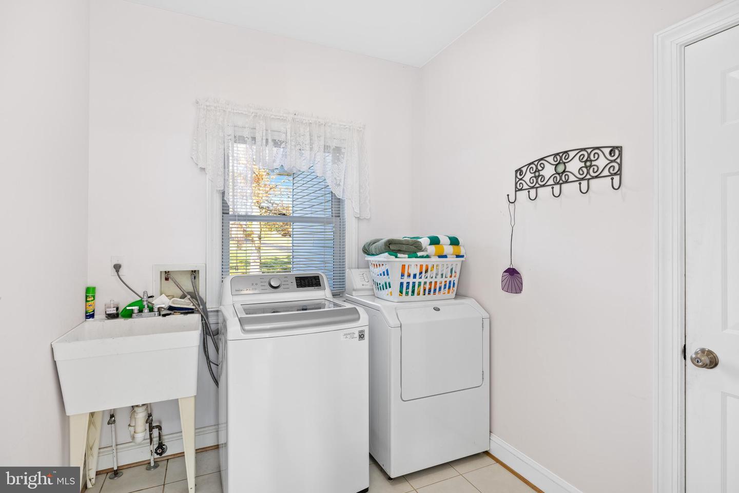 5805 CRESCENT POINT DR, ORANGE, Virginia 22960, 5 Bedrooms Bedrooms, 17 Rooms Rooms,3 BathroomsBathrooms,Residential,For sale,5805 CRESCENT POINT DR,VASP2033332 MLS # VASP2033332