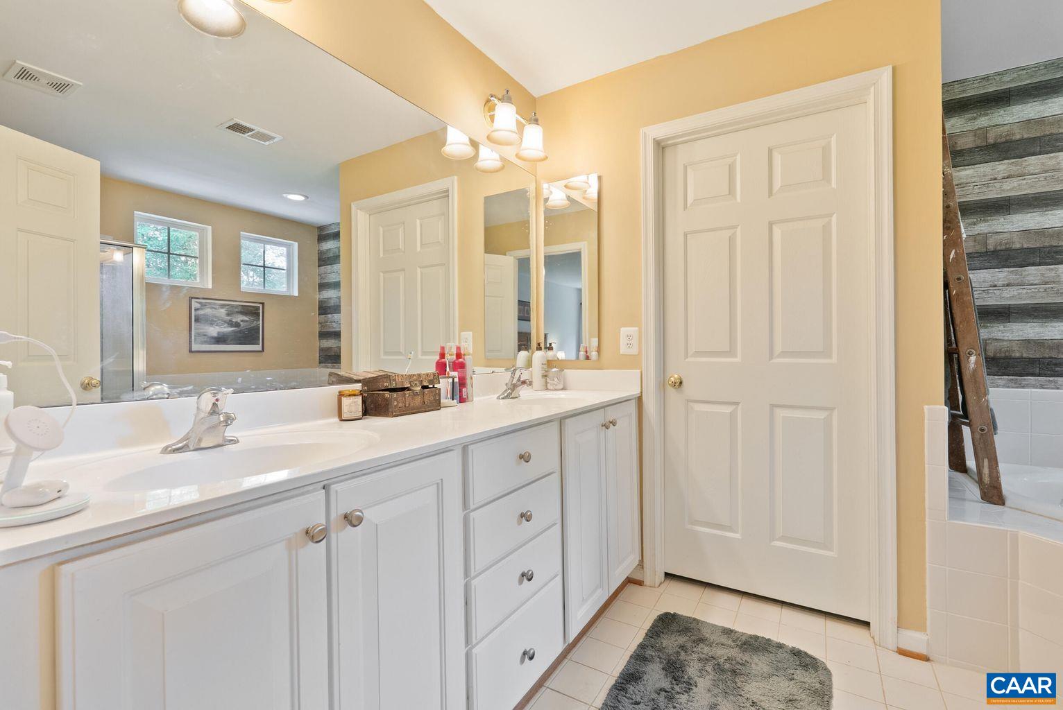 172 CARTER LN, LOUISA, Virginia 23093, 4 Bedrooms Bedrooms, ,2 BathroomsBathrooms,Residential,172 CARTER LN,664942 MLS # 664942