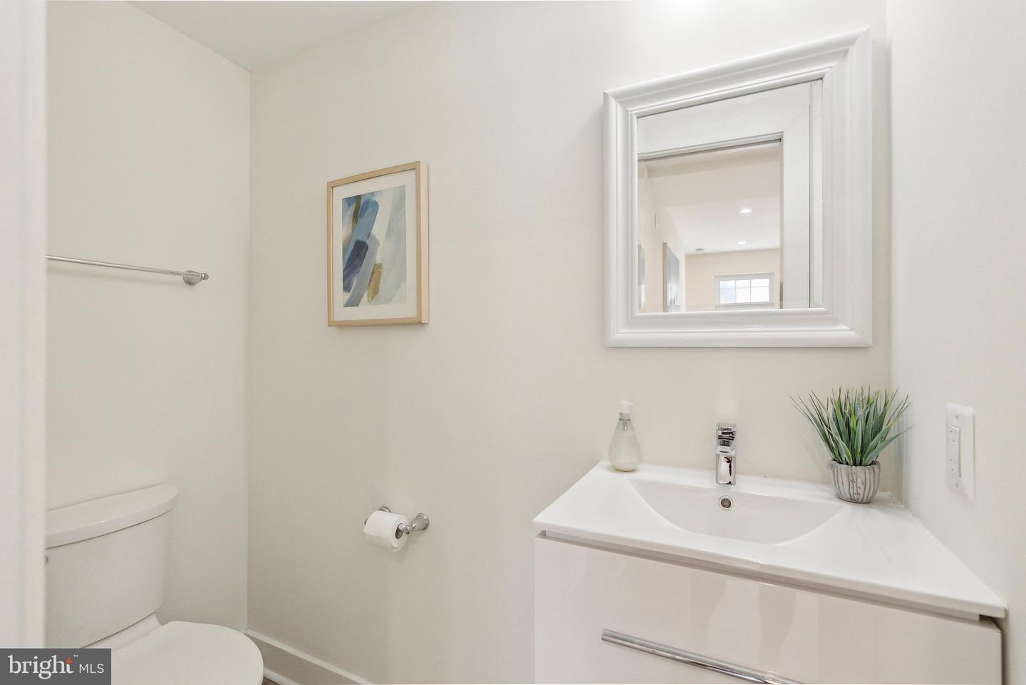 1214 QUEEN ST NE #2, WASHINGTON, District Of Columbia 20002, 3 Bedrooms Bedrooms, 7 Rooms Rooms,3 BathroomsBathrooms,Residential,For sale,1214 QUEEN ST NE #2,DCDC2201966 MLS # DCDC2201966