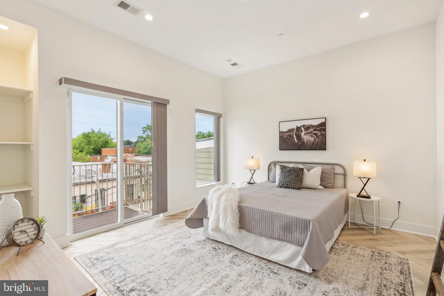 1214 QUEEN ST NE #2, WASHINGTON, District Of Columbia 20002, 3 Bedrooms Bedrooms, 7 Rooms Rooms,3 BathroomsBathrooms,Residential,For sale,1214 QUEEN ST NE #2,DCDC2201966 MLS # DCDC2201966