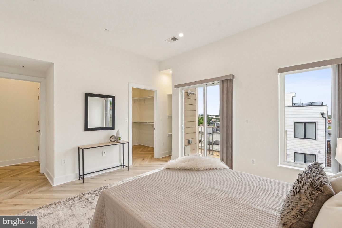 1214 QUEEN ST NE #2, WASHINGTON, District Of Columbia 20002, 3 Bedrooms Bedrooms, 7 Rooms Rooms,3 BathroomsBathrooms,Residential,For sale,1214 QUEEN ST NE #2,DCDC2201966 MLS # DCDC2201966