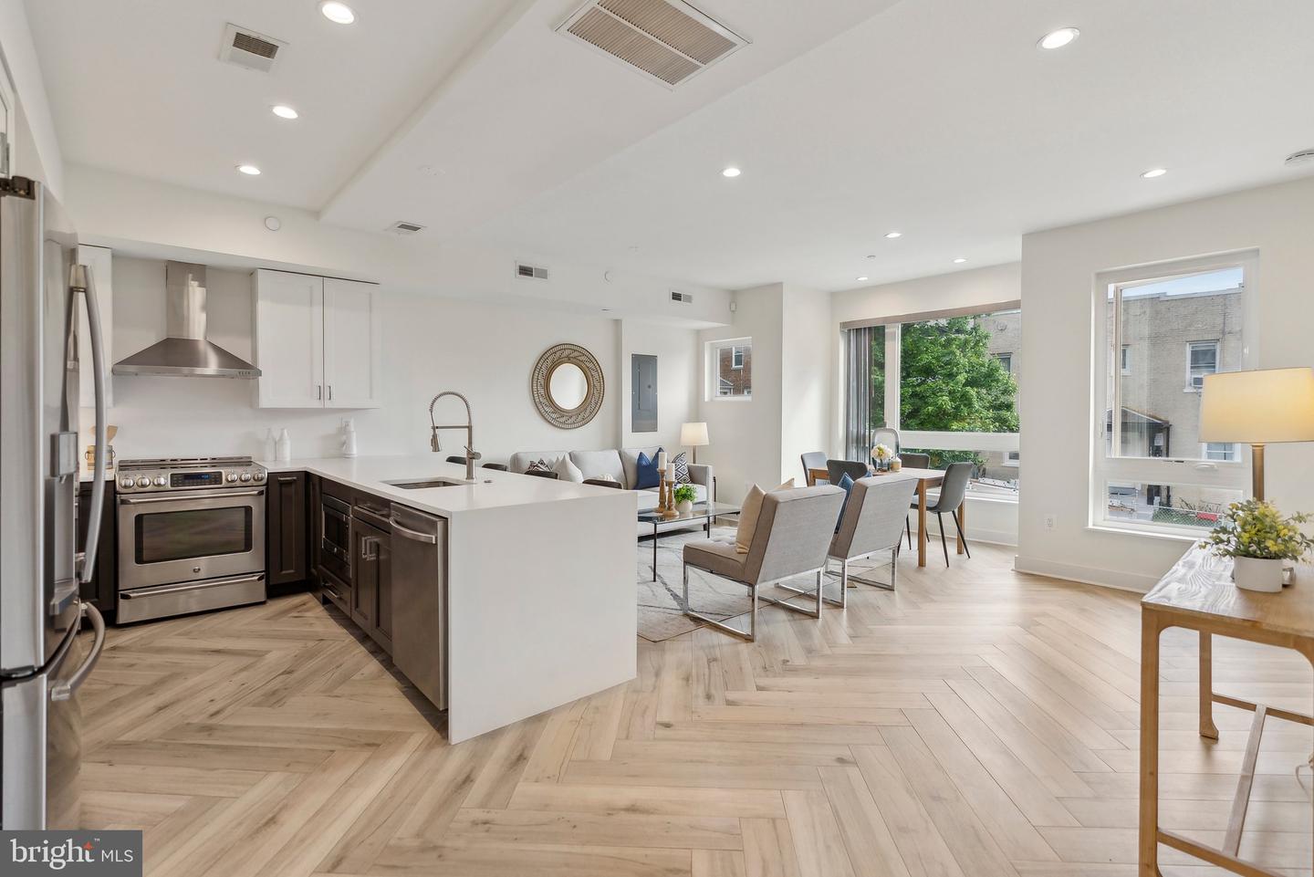 1214 QUEEN ST NE #2, WASHINGTON, District Of Columbia 20002, 3 Bedrooms Bedrooms, 7 Rooms Rooms,3 BathroomsBathrooms,Residential,For sale,1214 QUEEN ST NE #2,DCDC2201966 MLS # DCDC2201966