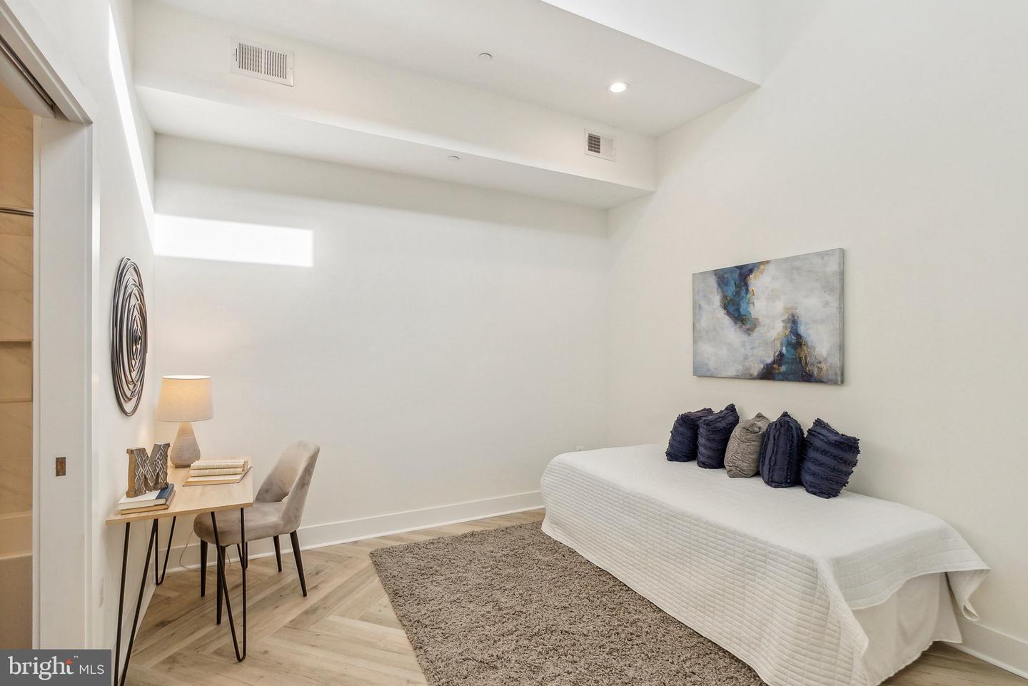 1214 QUEEN ST NE #2, WASHINGTON, District Of Columbia 20002, 3 Bedrooms Bedrooms, 7 Rooms Rooms,3 BathroomsBathrooms,Residential,For sale,1214 QUEEN ST NE #2,DCDC2201966 MLS # DCDC2201966