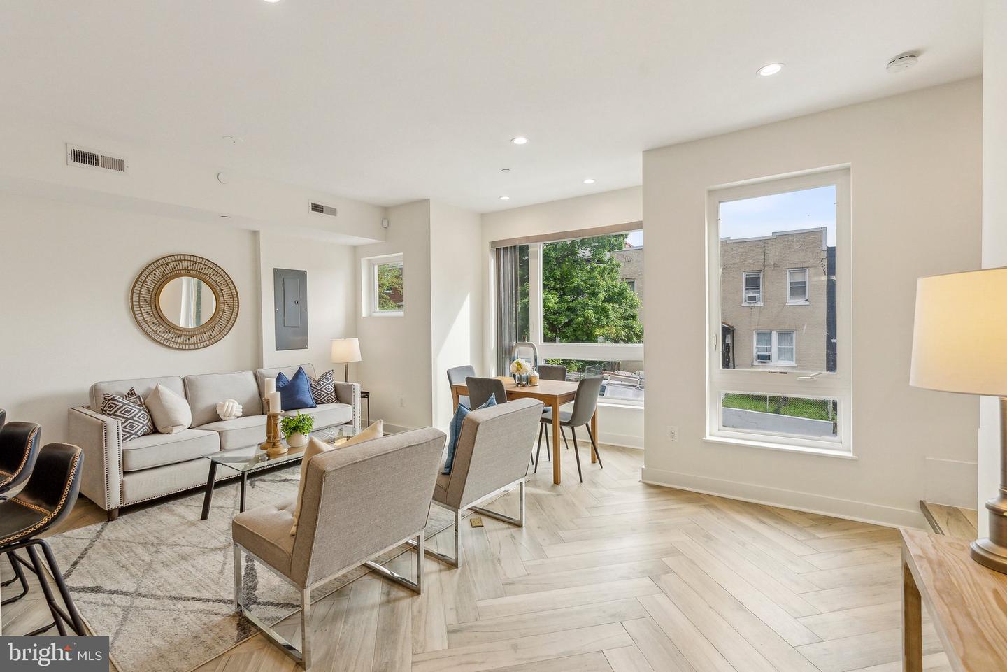 1214 QUEEN ST NE #2, WASHINGTON, District Of Columbia 20002, 3 Bedrooms Bedrooms, 7 Rooms Rooms,3 BathroomsBathrooms,Residential,For sale,1214 QUEEN ST NE #2,DCDC2201966 MLS # DCDC2201966