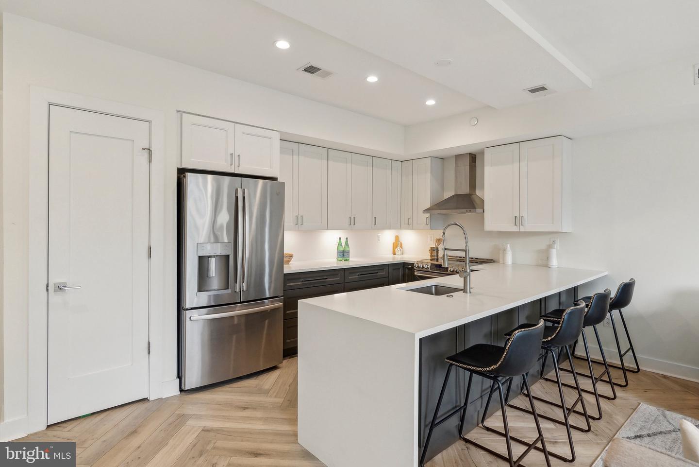 1214 QUEEN ST NE #2, WASHINGTON, District Of Columbia 20002, 3 Bedrooms Bedrooms, 7 Rooms Rooms,3 BathroomsBathrooms,Residential,For sale,1214 QUEEN ST NE #2,DCDC2201966 MLS # DCDC2201966