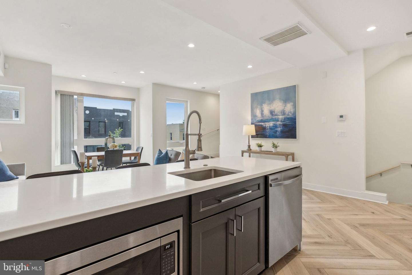 1214 QUEEN ST NE #2, WASHINGTON, District Of Columbia 20002, 3 Bedrooms Bedrooms, 7 Rooms Rooms,3 BathroomsBathrooms,Residential,For sale,1214 QUEEN ST NE #2,DCDC2201966 MLS # DCDC2201966