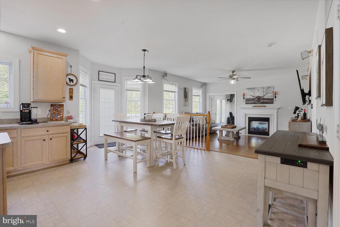 5040 HUMMINGBIRD LN, WARRENTON, Virginia 20187, 5 Bedrooms Bedrooms, ,4 BathroomsBathrooms,Residential,For sale,5040 HUMMINGBIRD LN,VAFQ2016738 MLS # VAFQ2016738
