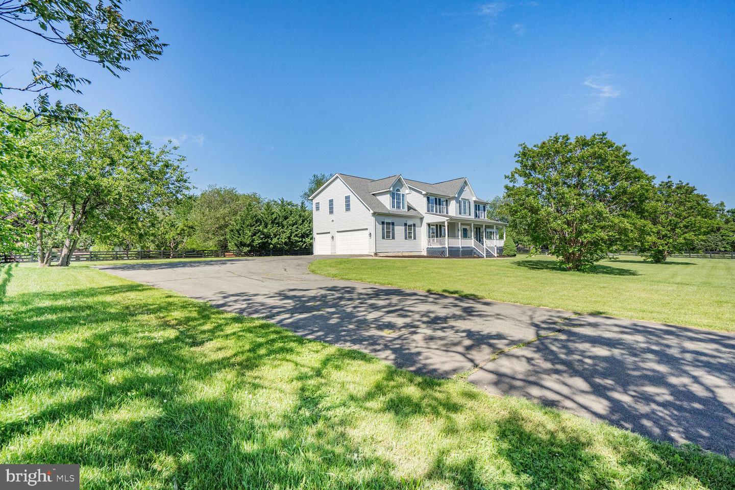 5040 HUMMINGBIRD LN, WARRENTON, Virginia 20187, 5 Bedrooms Bedrooms, ,4 BathroomsBathrooms,Residential,For sale,5040 HUMMINGBIRD LN,VAFQ2016738 MLS # VAFQ2016738