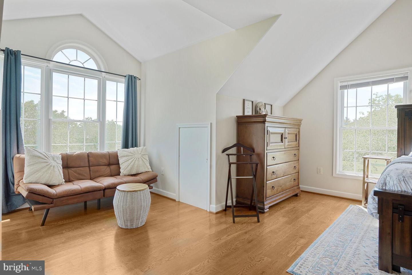5040 HUMMINGBIRD LN, WARRENTON, Virginia 20187, 5 Bedrooms Bedrooms, ,4 BathroomsBathrooms,Residential,For sale,5040 HUMMINGBIRD LN,VAFQ2016738 MLS # VAFQ2016738