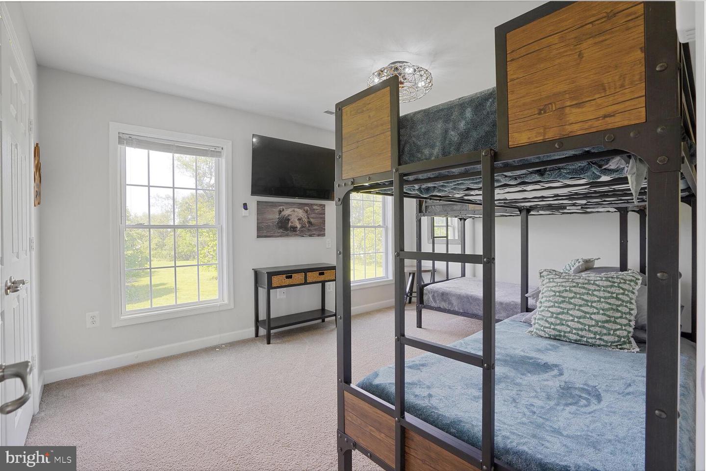 5040 HUMMINGBIRD LN, WARRENTON, Virginia 20187, 5 Bedrooms Bedrooms, ,4 BathroomsBathrooms,Residential,For sale,5040 HUMMINGBIRD LN,VAFQ2016738 MLS # VAFQ2016738