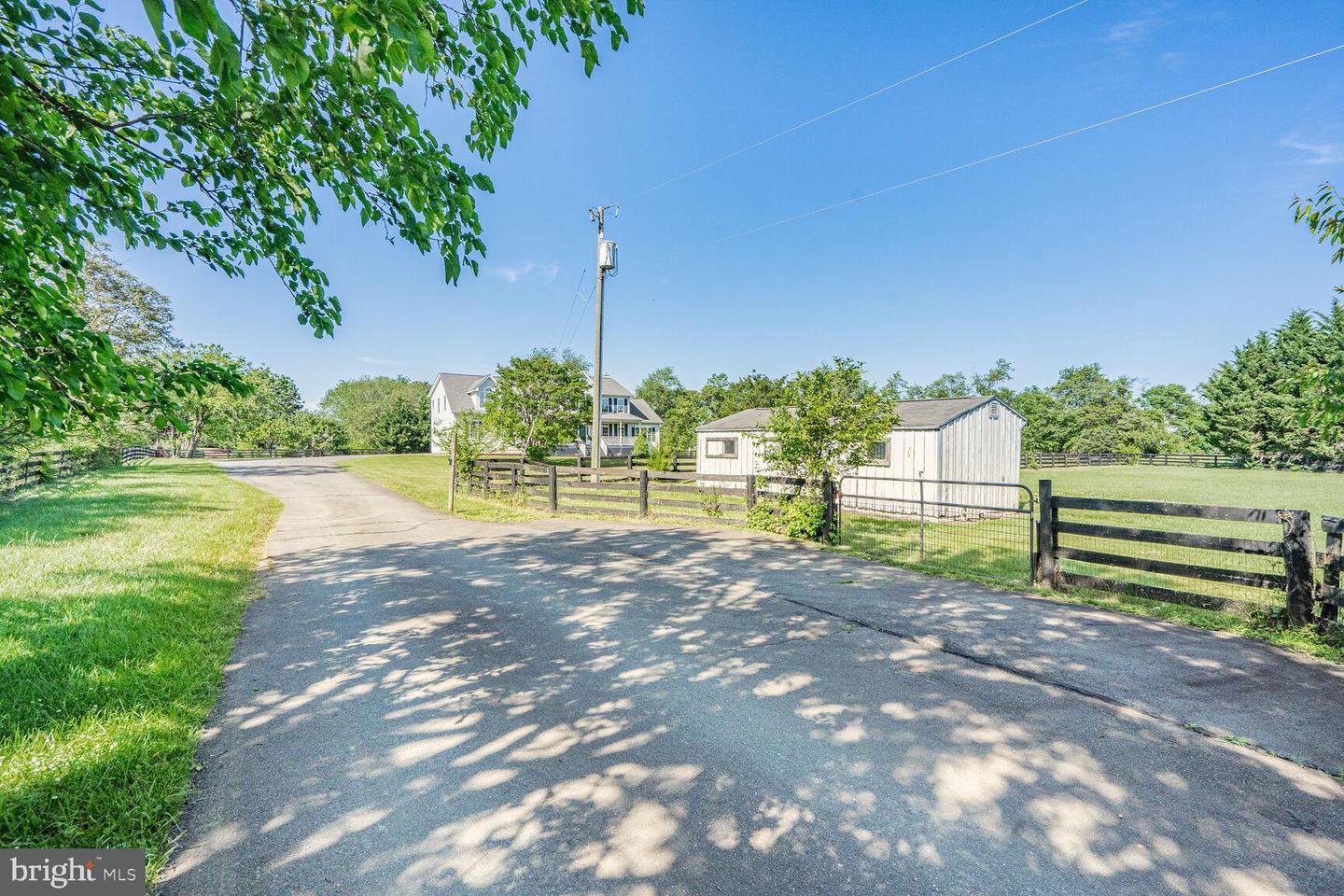 5040 HUMMINGBIRD LN, WARRENTON, Virginia 20187, 5 Bedrooms Bedrooms, ,4 BathroomsBathrooms,Residential,For sale,5040 HUMMINGBIRD LN,VAFQ2016738 MLS # VAFQ2016738