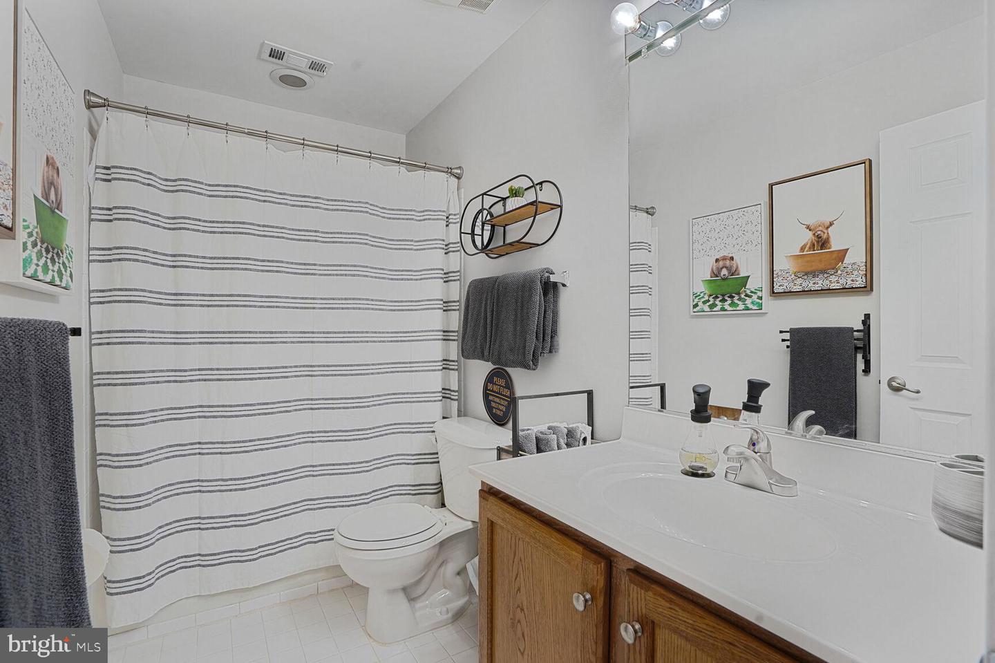 5040 HUMMINGBIRD LN, WARRENTON, Virginia 20187, 5 Bedrooms Bedrooms, ,4 BathroomsBathrooms,Residential,For sale,5040 HUMMINGBIRD LN,VAFQ2016738 MLS # VAFQ2016738