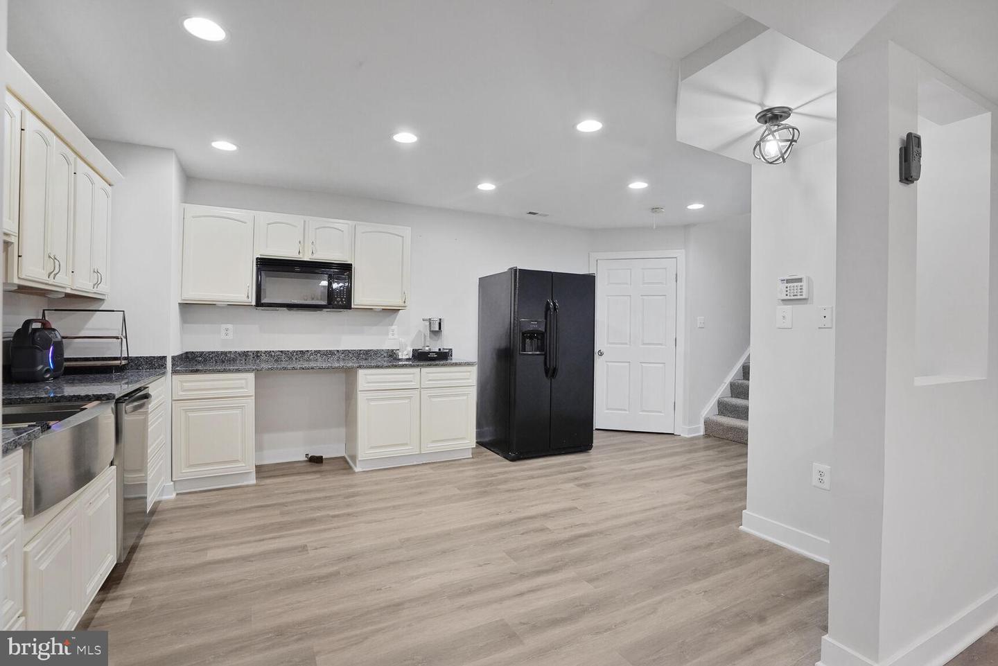 5040 HUMMINGBIRD LN, WARRENTON, Virginia 20187, 5 Bedrooms Bedrooms, ,4 BathroomsBathrooms,Residential,For sale,5040 HUMMINGBIRD LN,VAFQ2016738 MLS # VAFQ2016738