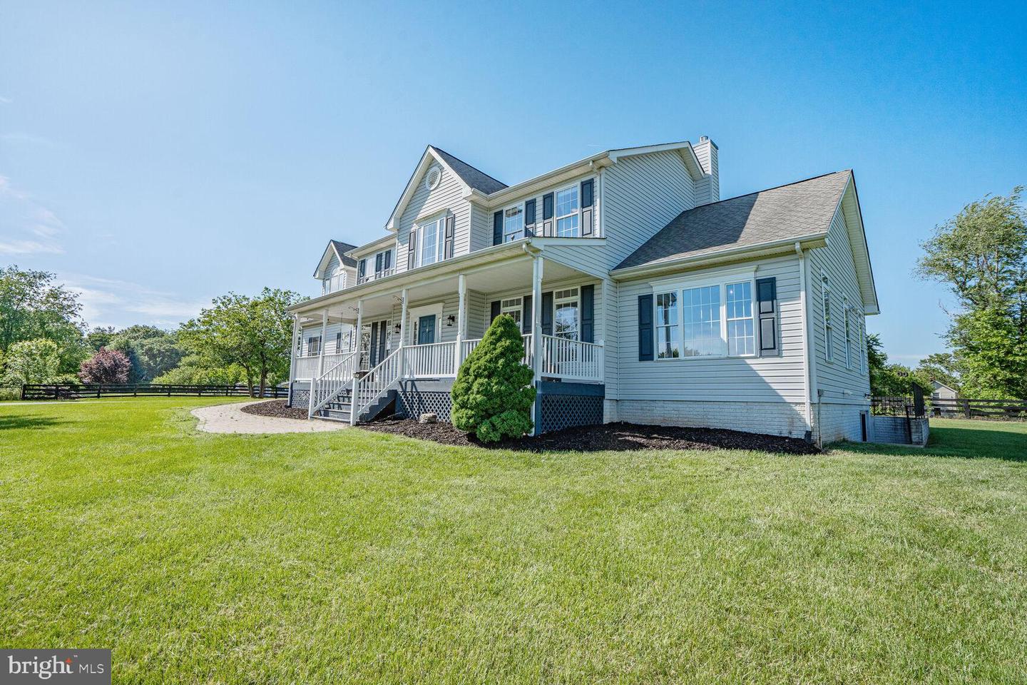 5040 HUMMINGBIRD LN, WARRENTON, Virginia 20187, 5 Bedrooms Bedrooms, ,4 BathroomsBathrooms,Residential,For sale,5040 HUMMINGBIRD LN,VAFQ2016738 MLS # VAFQ2016738