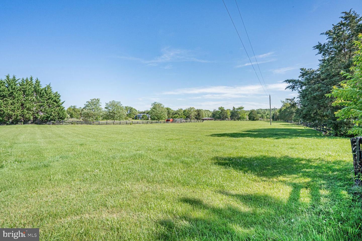 5040 HUMMINGBIRD LN, WARRENTON, Virginia 20187, 5 Bedrooms Bedrooms, ,4 BathroomsBathrooms,Residential,For sale,5040 HUMMINGBIRD LN,VAFQ2016738 MLS # VAFQ2016738