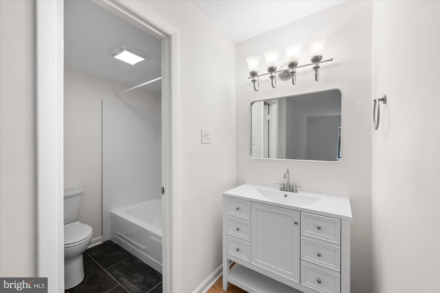 6270 EDSALL RD #101, ALEXANDRIA, Virginia 22312, 2 Bedrooms Bedrooms, ,2 BathroomsBathrooms,Residential,For sale,6270 EDSALL RD #101,VAAX2045612 MLS # VAAX2045612
