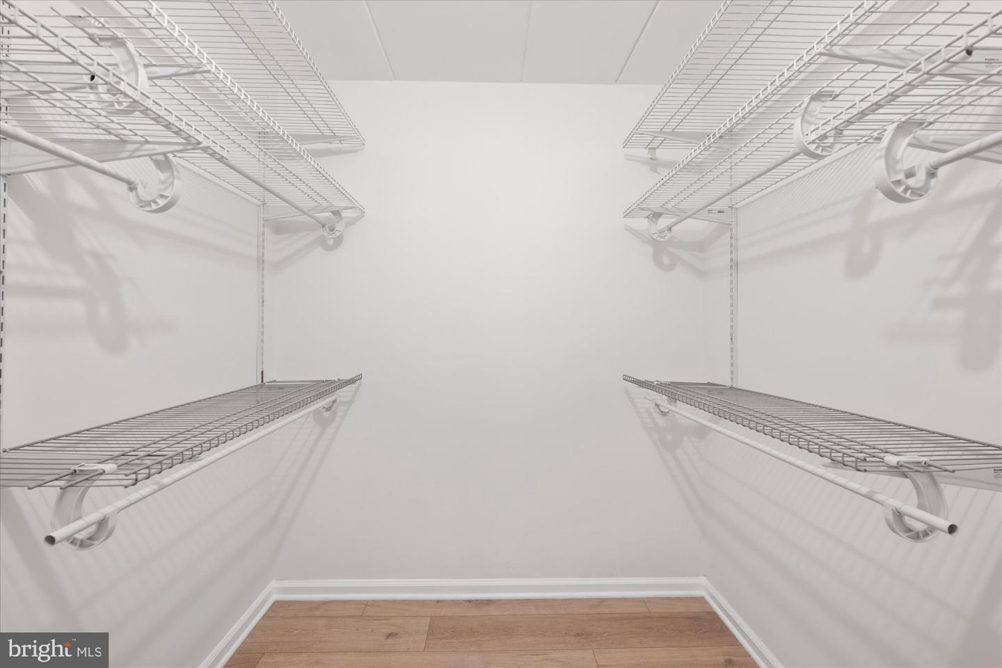 6270 EDSALL RD #101, ALEXANDRIA, Virginia 22312, 2 Bedrooms Bedrooms, ,2 BathroomsBathrooms,Residential,For sale,6270 EDSALL RD #101,VAAX2045612 MLS # VAAX2045612