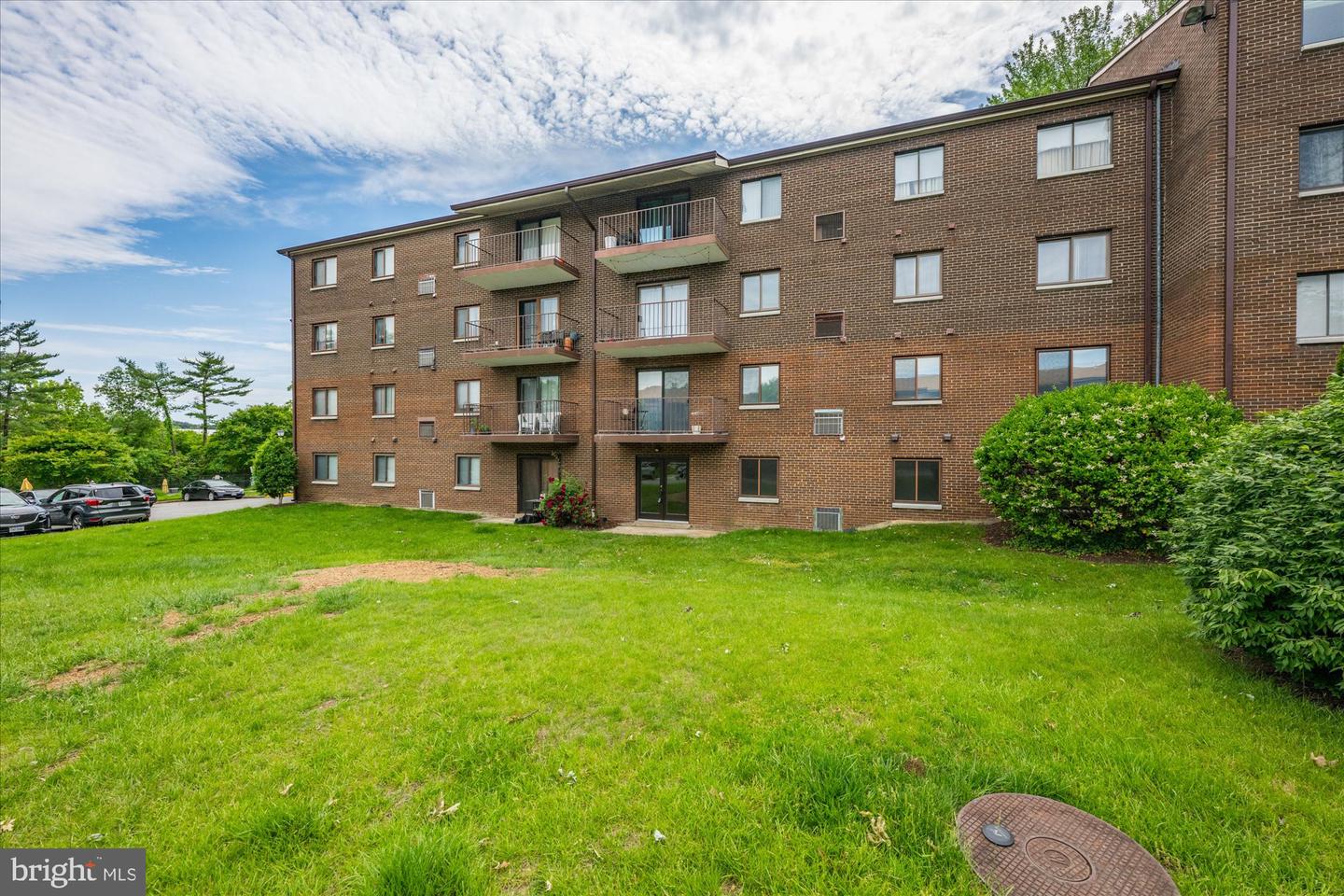 6270 EDSALL RD #101, ALEXANDRIA, Virginia 22312, 2 Bedrooms Bedrooms, ,2 BathroomsBathrooms,Residential,For sale,6270 EDSALL RD #101,VAAX2045612 MLS # VAAX2045612