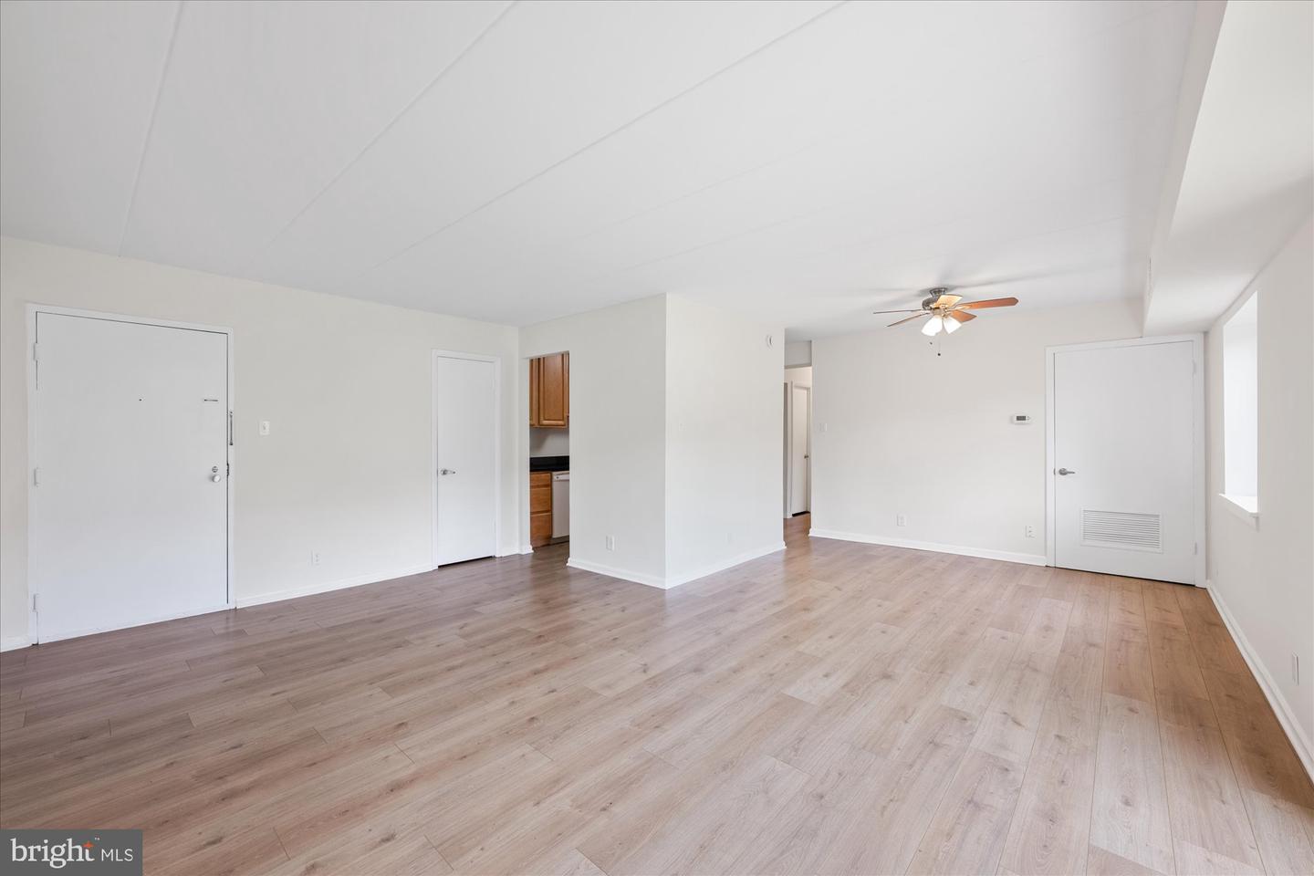 6270 EDSALL RD #101, ALEXANDRIA, Virginia 22312, 2 Bedrooms Bedrooms, ,2 BathroomsBathrooms,Residential,For sale,6270 EDSALL RD #101,VAAX2045612 MLS # VAAX2045612