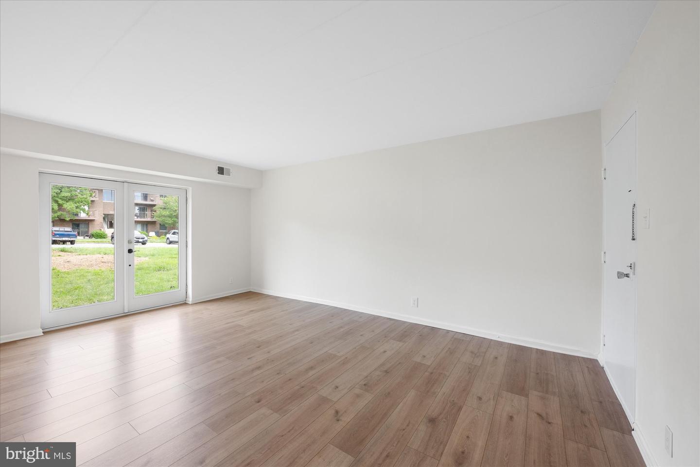 6270 EDSALL RD #101, ALEXANDRIA, Virginia 22312, 2 Bedrooms Bedrooms, ,2 BathroomsBathrooms,Residential,For sale,6270 EDSALL RD #101,VAAX2045612 MLS # VAAX2045612