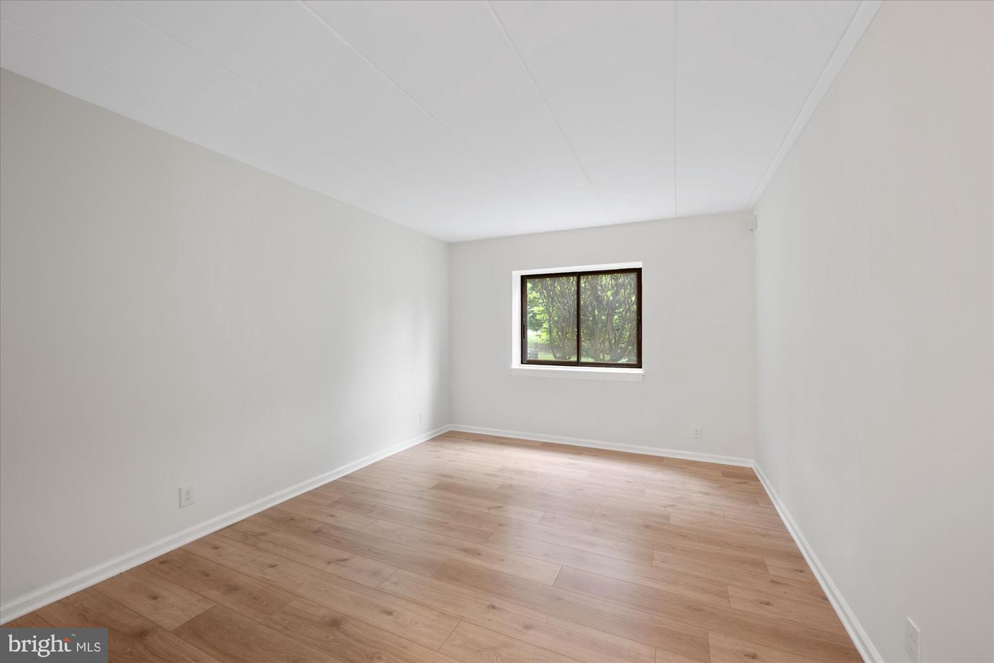 6270 EDSALL RD #101, ALEXANDRIA, Virginia 22312, 2 Bedrooms Bedrooms, ,2 BathroomsBathrooms,Residential,For sale,6270 EDSALL RD #101,VAAX2045612 MLS # VAAX2045612