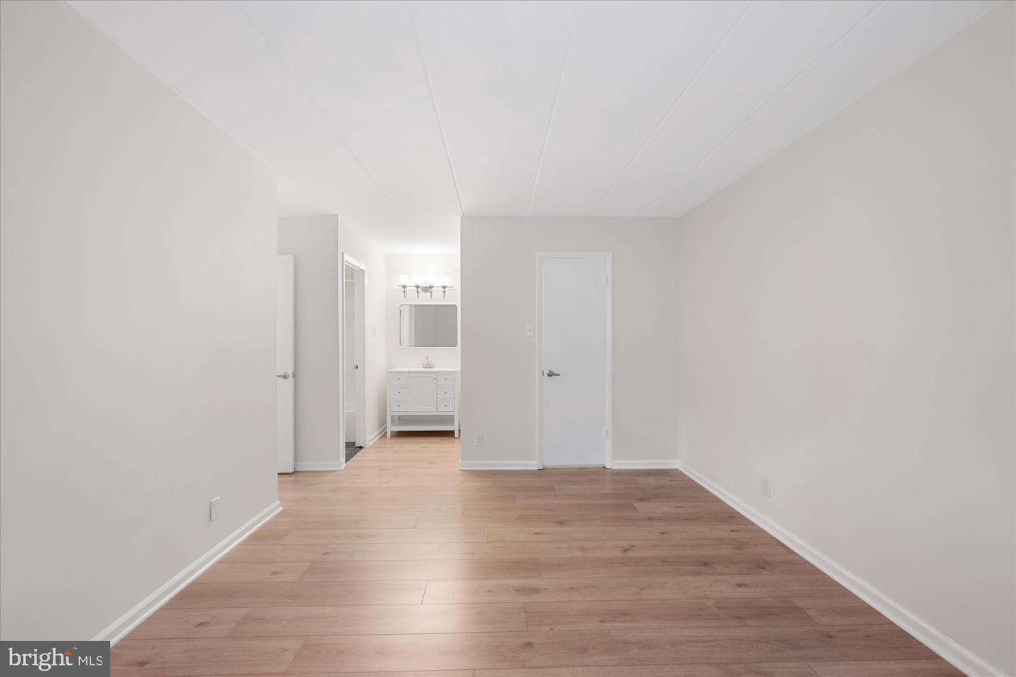 6270 EDSALL RD #101, ALEXANDRIA, Virginia 22312, 2 Bedrooms Bedrooms, ,2 BathroomsBathrooms,Residential,For sale,6270 EDSALL RD #101,VAAX2045612 MLS # VAAX2045612
