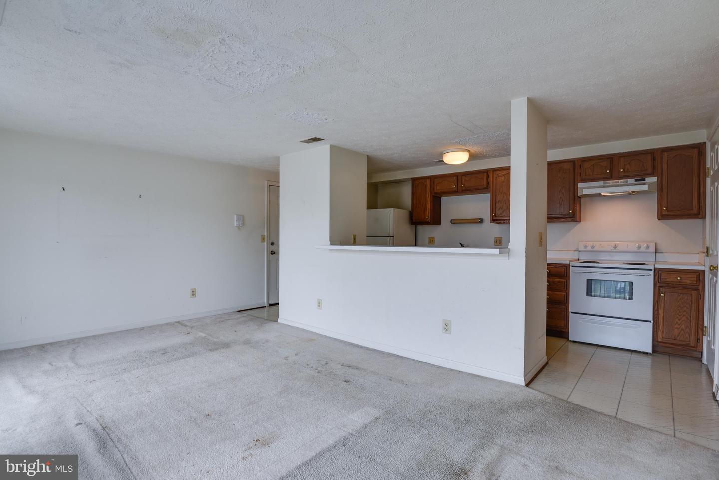 17060 CAPRI LN #204, DUMFRIES, Virginia 22026, 2 Bedrooms Bedrooms, ,2 BathroomsBathrooms,Residential,For sale,17060 CAPRI LN #204,VAPW2095314 MLS # VAPW2095314