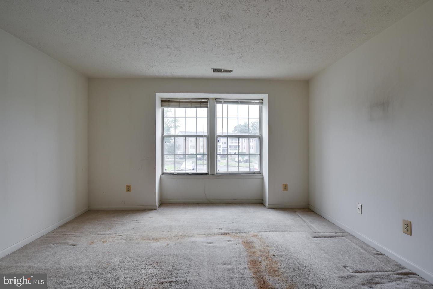 17060 CAPRI LN #204, DUMFRIES, Virginia 22026, 2 Bedrooms Bedrooms, ,2 BathroomsBathrooms,Residential,For sale,17060 CAPRI LN #204,VAPW2095314 MLS # VAPW2095314