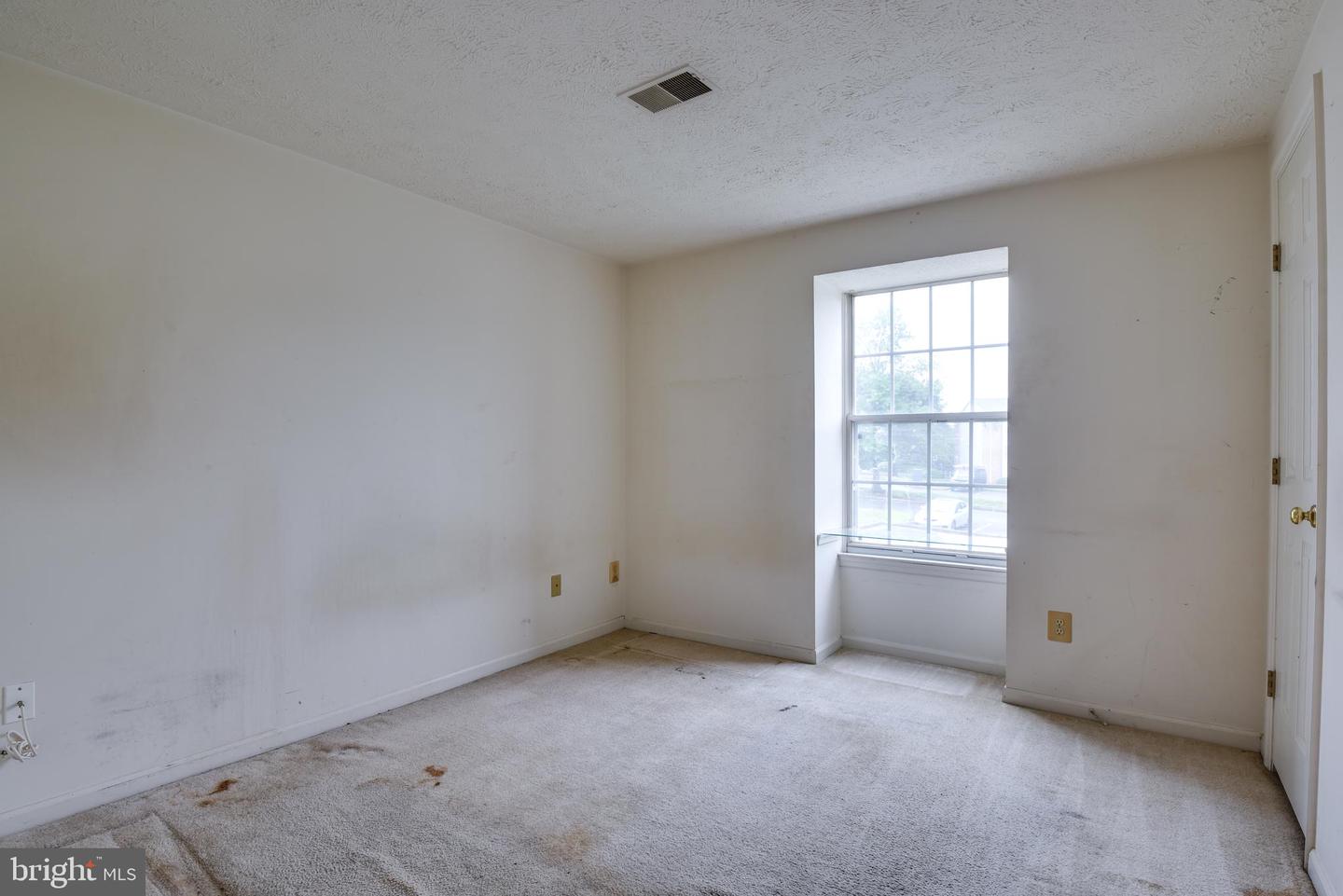 17060 CAPRI LN #204, DUMFRIES, Virginia 22026, 2 Bedrooms Bedrooms, ,2 BathroomsBathrooms,Residential,For sale,17060 CAPRI LN #204,VAPW2095314 MLS # VAPW2095314