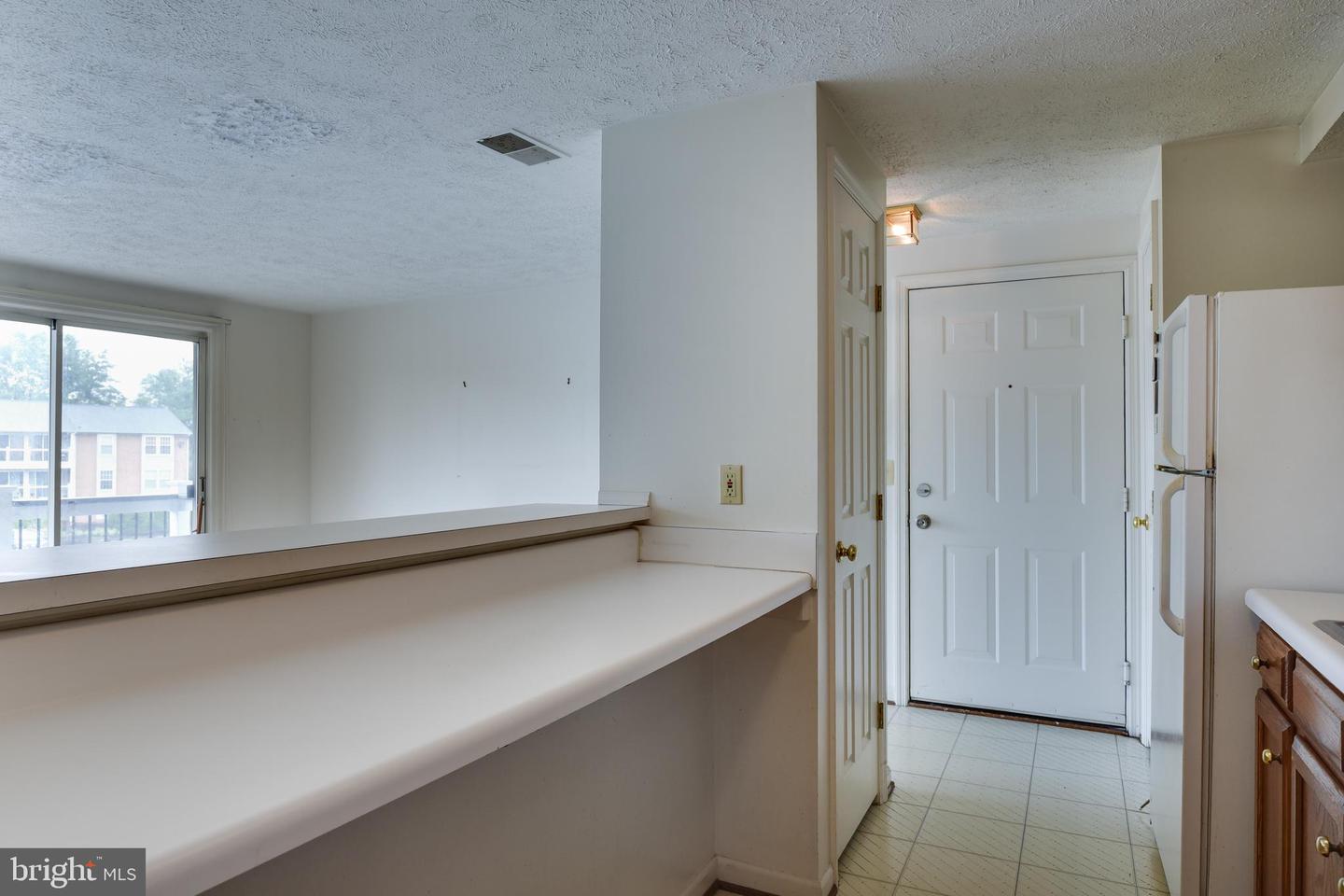 17060 CAPRI LN #204, DUMFRIES, Virginia 22026, 2 Bedrooms Bedrooms, ,2 BathroomsBathrooms,Residential,For sale,17060 CAPRI LN #204,VAPW2095314 MLS # VAPW2095314