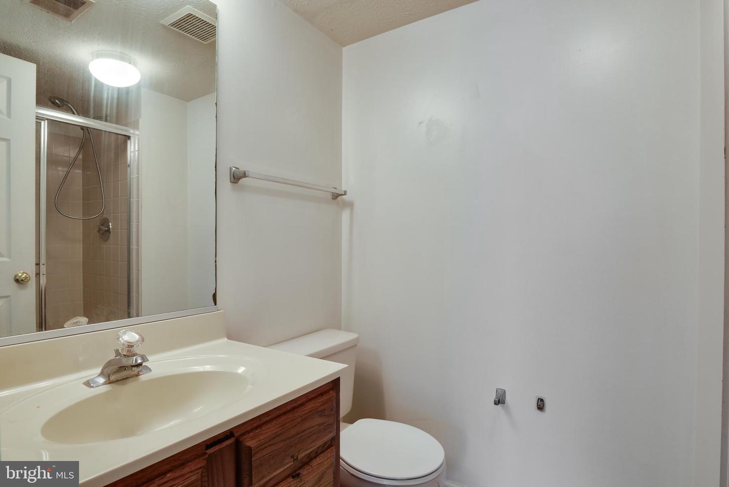 17060 CAPRI LN #204, DUMFRIES, Virginia 22026, 2 Bedrooms Bedrooms, ,2 BathroomsBathrooms,Residential,For sale,17060 CAPRI LN #204,VAPW2095314 MLS # VAPW2095314