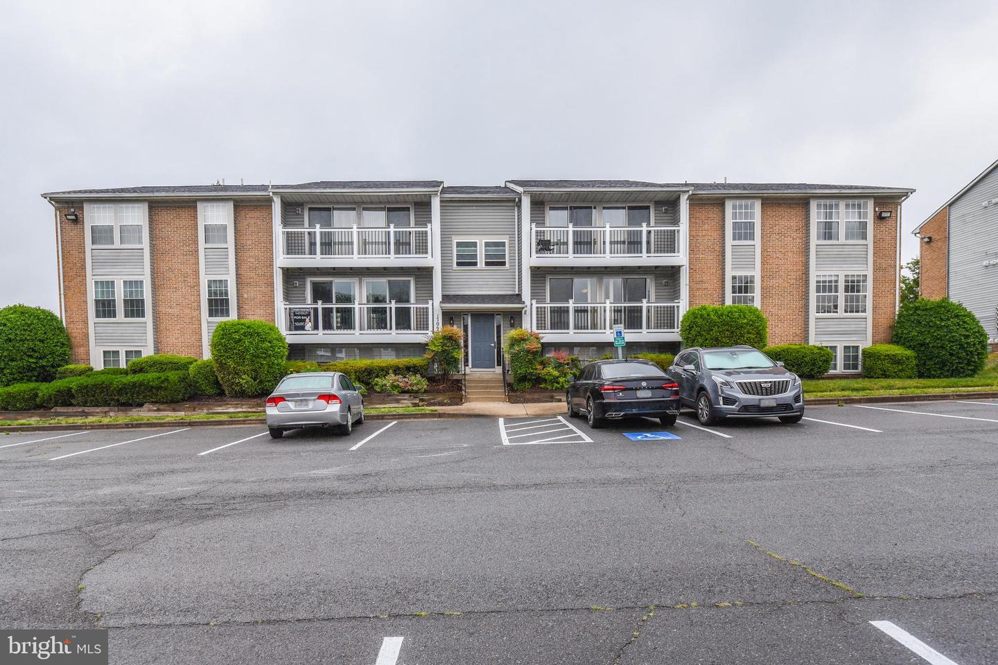 17060 CAPRI LN #204, DUMFRIES, Virginia 22026, 2 Bedrooms Bedrooms, ,2 BathroomsBathrooms,Residential,For sale,17060 CAPRI LN #204,VAPW2095314 MLS # VAPW2095314