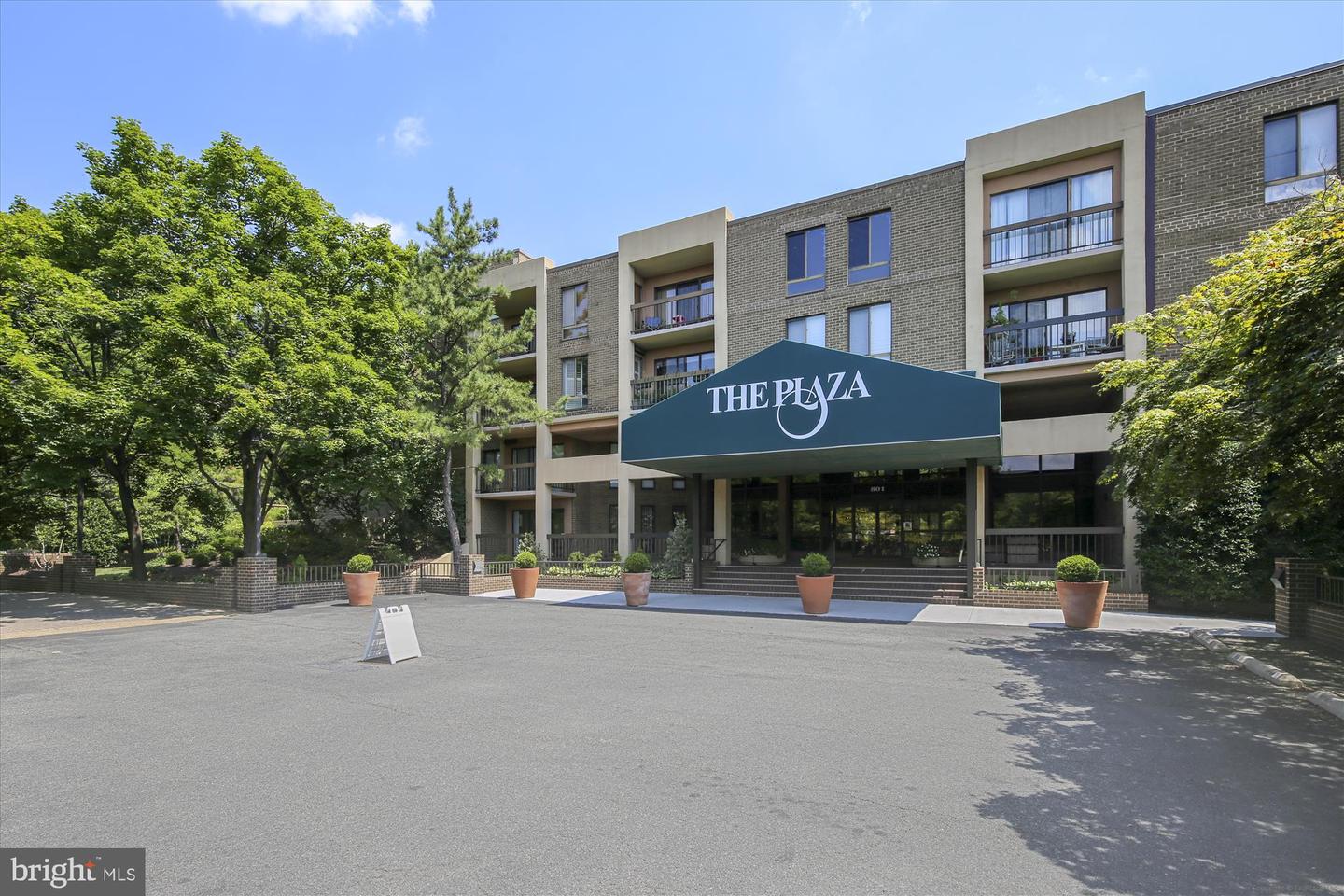801-NORTH N HOWARD ST #305, ALEXANDRIA, Virginia 22304, 2 Bedrooms Bedrooms, 5 Rooms Rooms,2 BathroomsBathrooms,Residential,For sale,801-NORTH N HOWARD ST #305,VAAX2045632 MLS # VAAX2045632