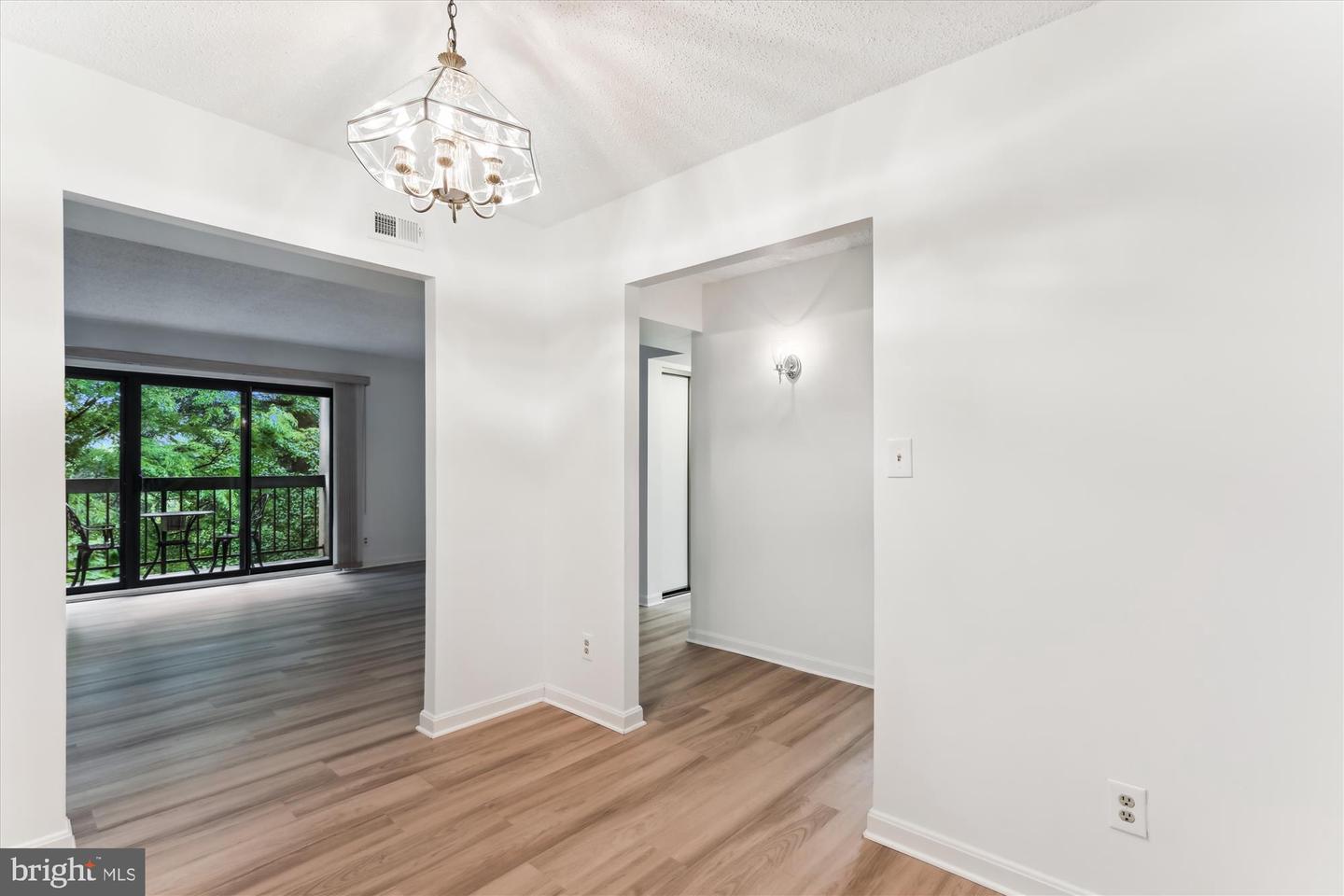 801-NORTH N HOWARD ST #305, ALEXANDRIA, Virginia 22304, 2 Bedrooms Bedrooms, 5 Rooms Rooms,2 BathroomsBathrooms,Residential,For sale,801-NORTH N HOWARD ST #305,VAAX2045632 MLS # VAAX2045632