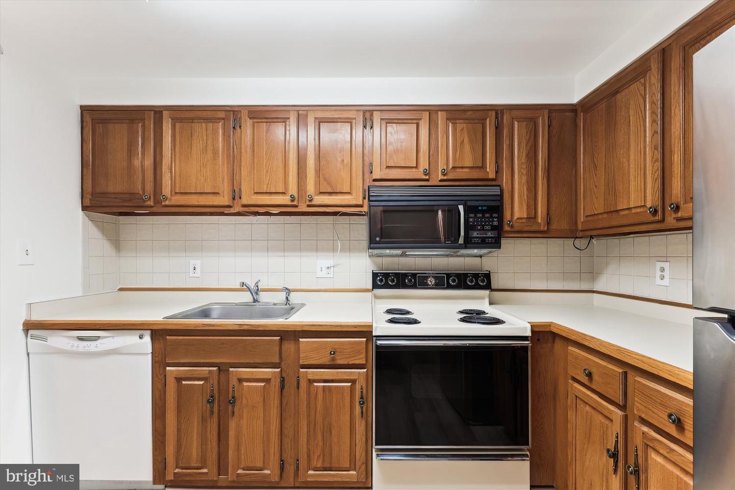 801-NORTH N HOWARD ST #305, ALEXANDRIA, Virginia 22304, 2 Bedrooms Bedrooms, 5 Rooms Rooms,2 BathroomsBathrooms,Residential,For sale,801-NORTH N HOWARD ST #305,VAAX2045632 MLS # VAAX2045632