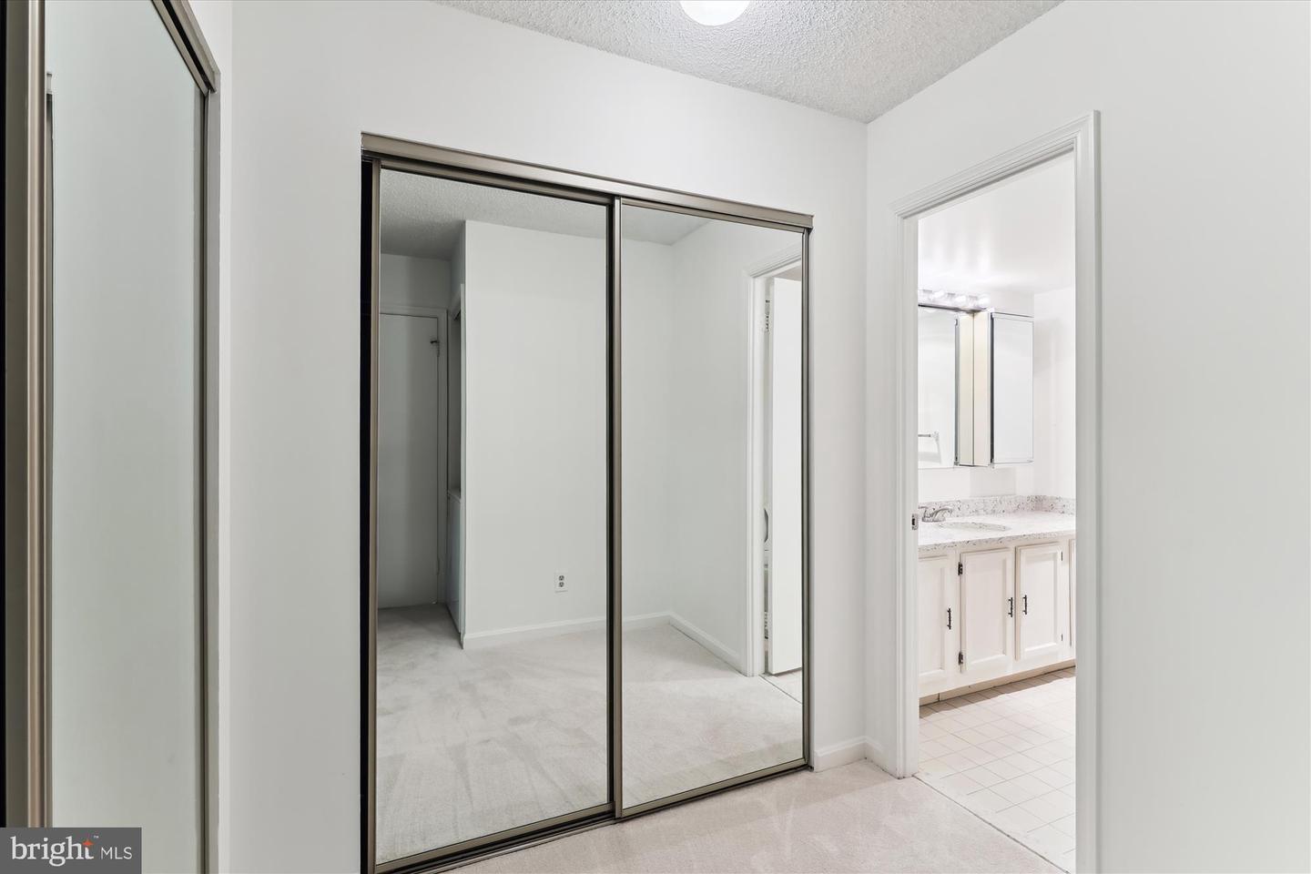 801-NORTH N HOWARD ST #305, ALEXANDRIA, Virginia 22304, 2 Bedrooms Bedrooms, 5 Rooms Rooms,2 BathroomsBathrooms,Residential,For sale,801-NORTH N HOWARD ST #305,VAAX2045632 MLS # VAAX2045632